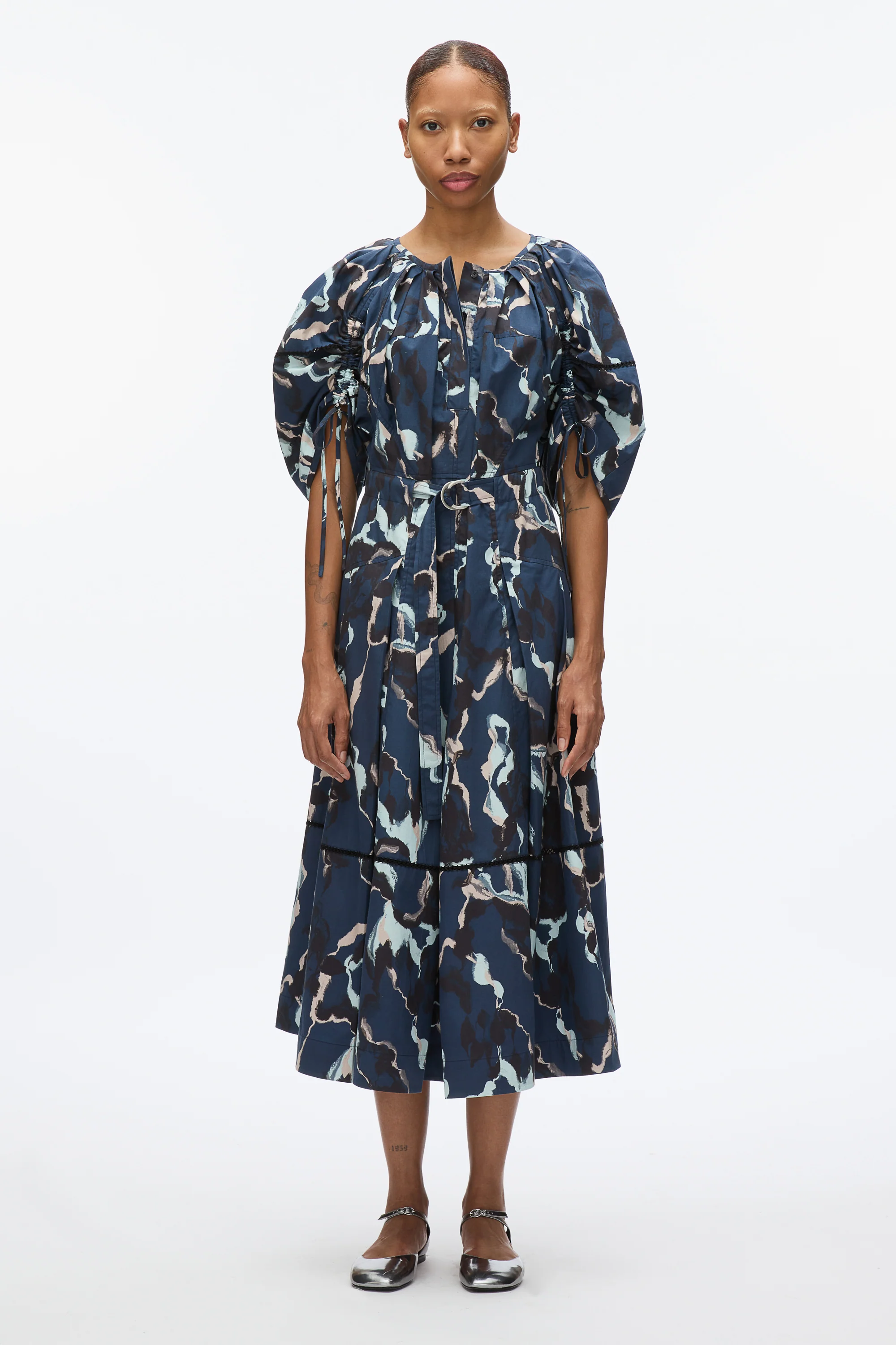 Abstract Vines Gathered Sleeve Dress - Image 2