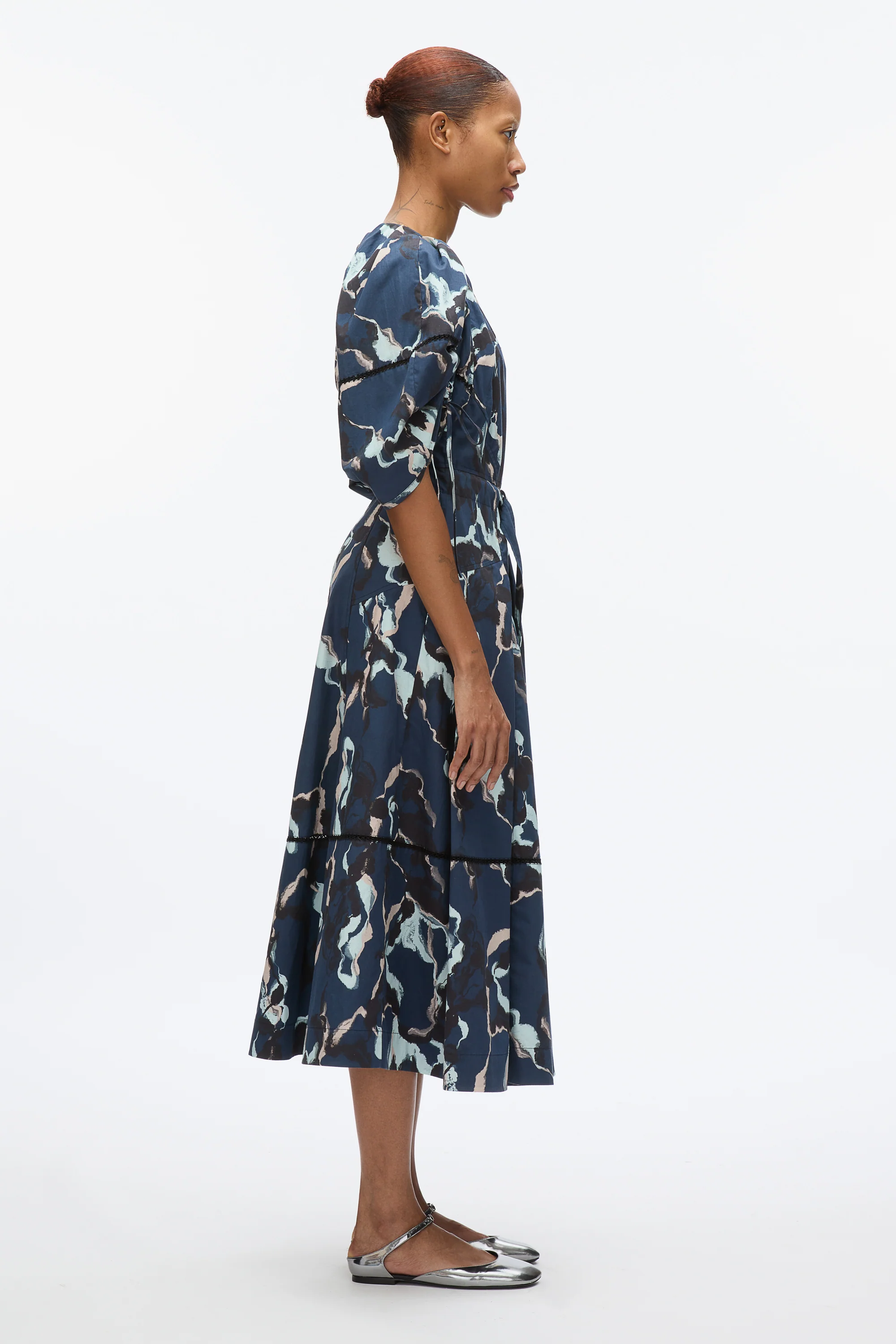 Abstract Vines Gathered Sleeve Dress - Image 3