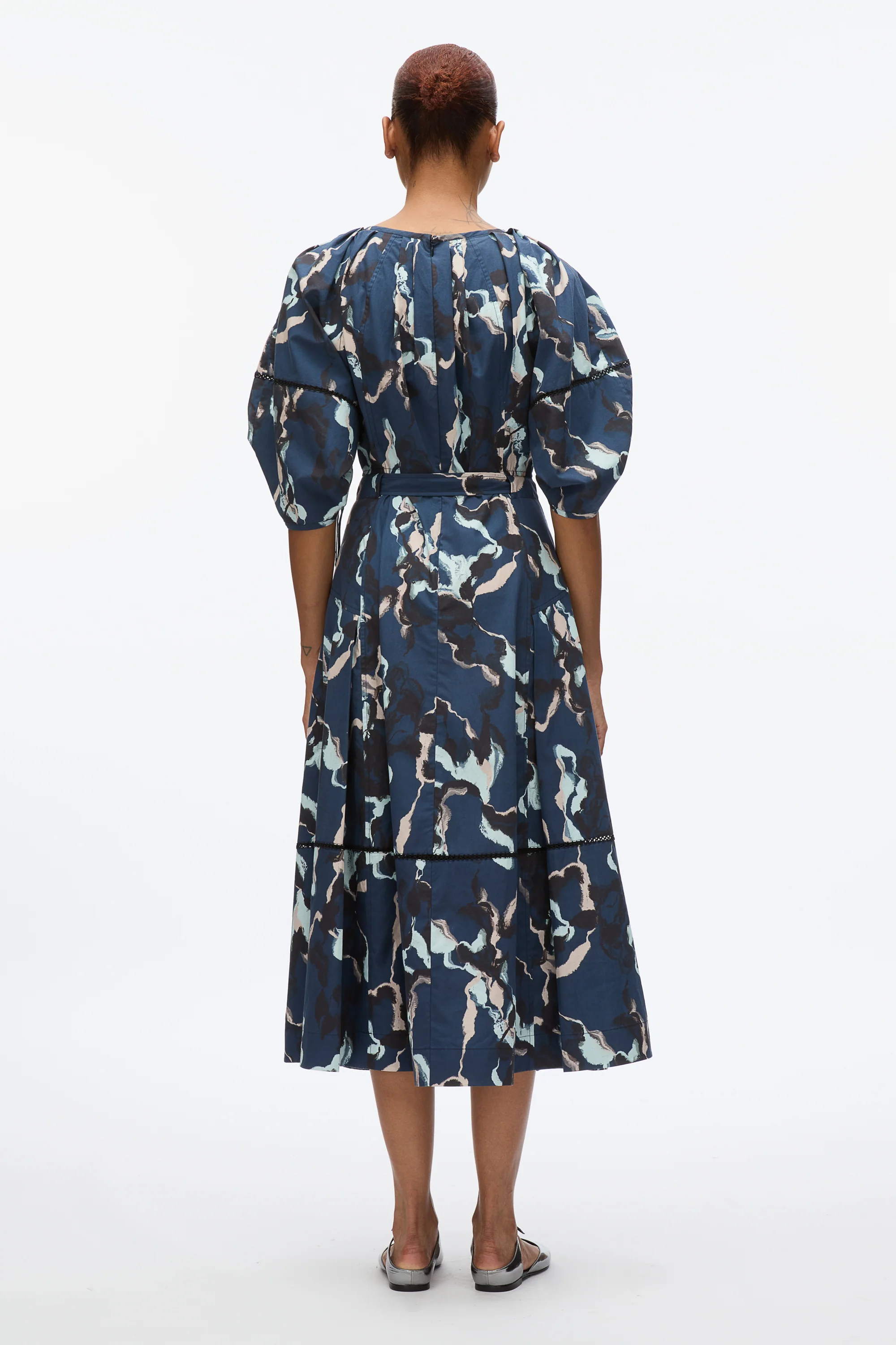 Abstract Vines Gathered Sleeve Dress - Image 4