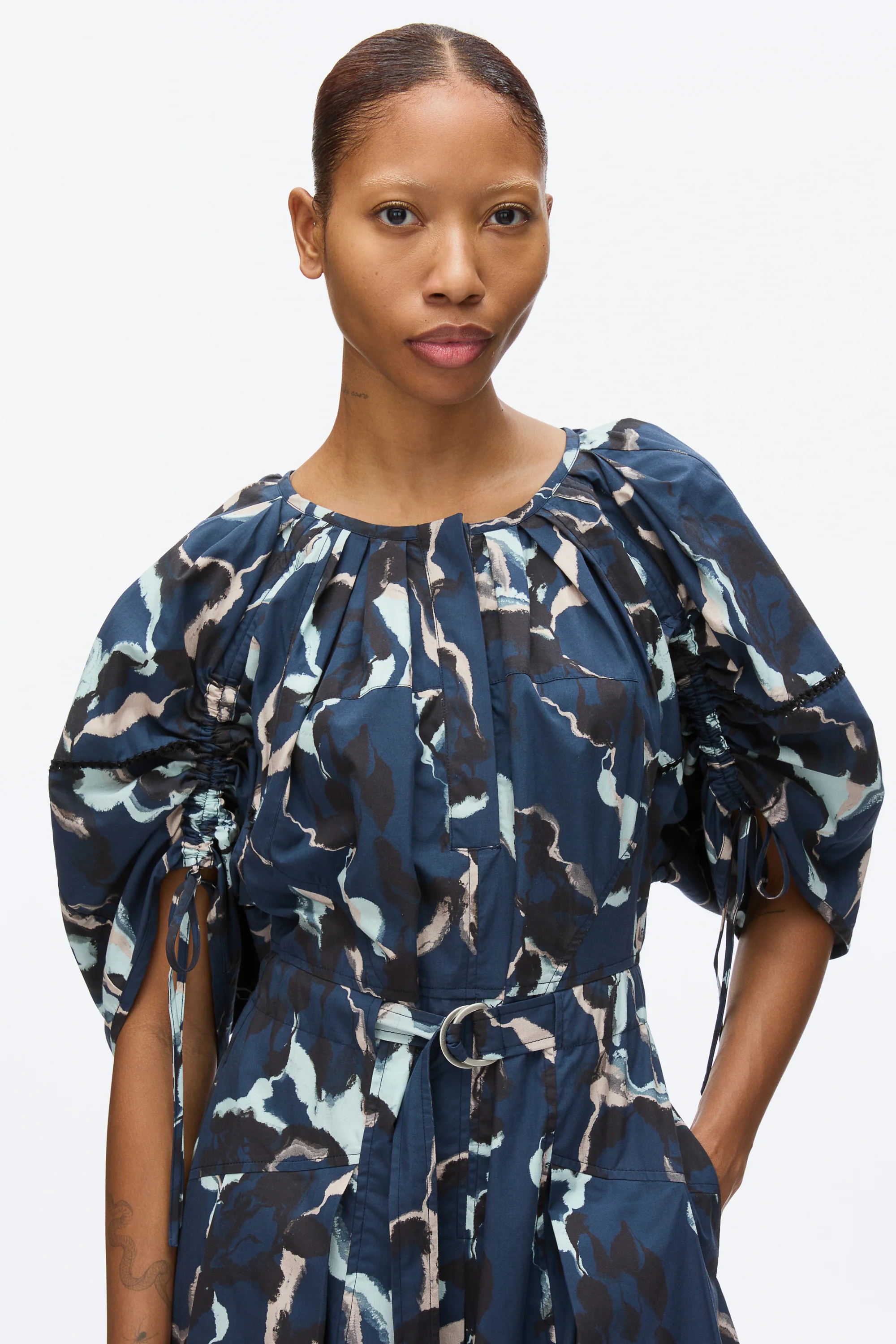 Abstract Vines Gathered Sleeve Dress - Image 5