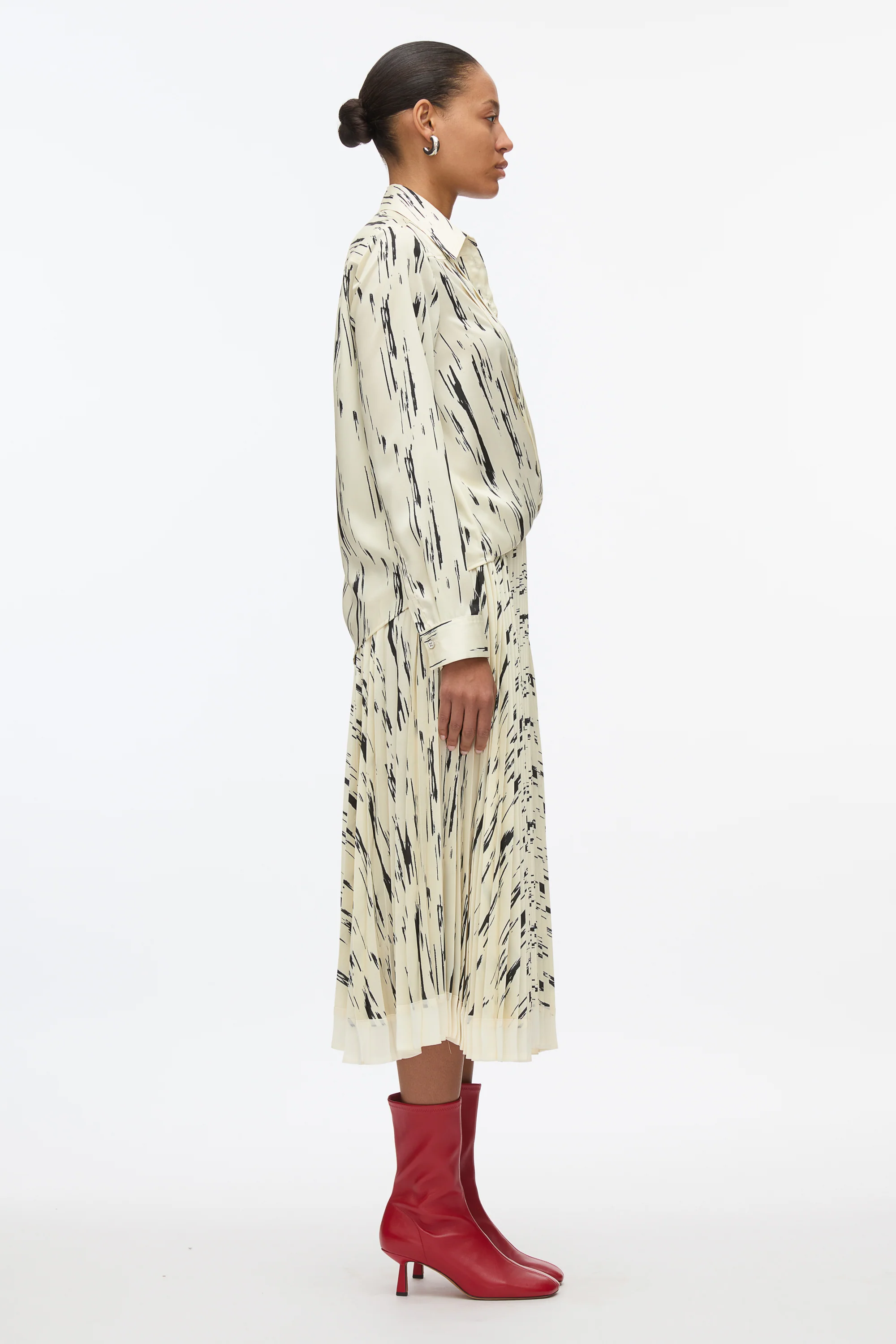 Abstract Wood Grain Crossover Draped Blouse - Image 3