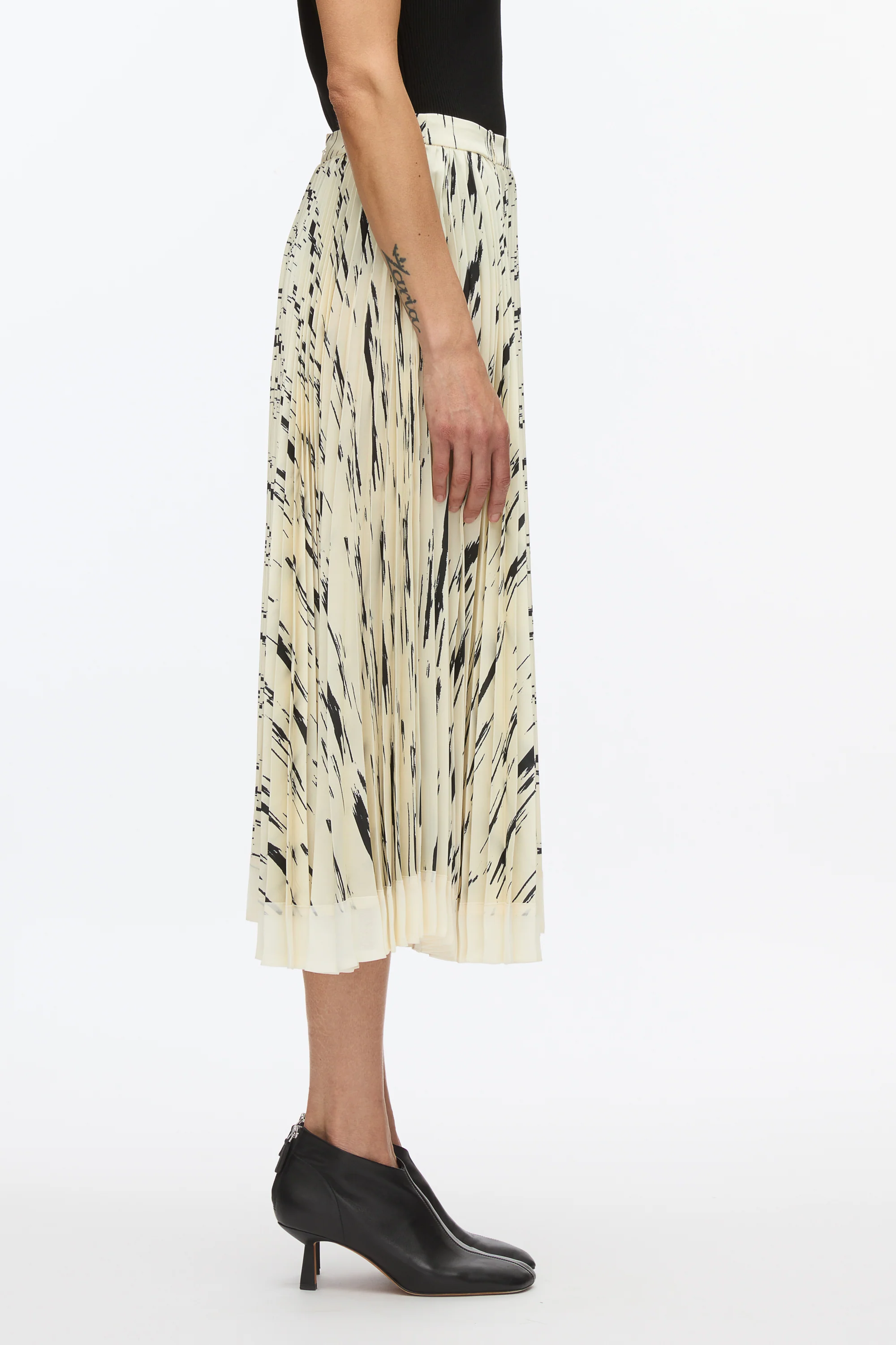 Abstract Wood Grain Pleated Skirt - Image 4