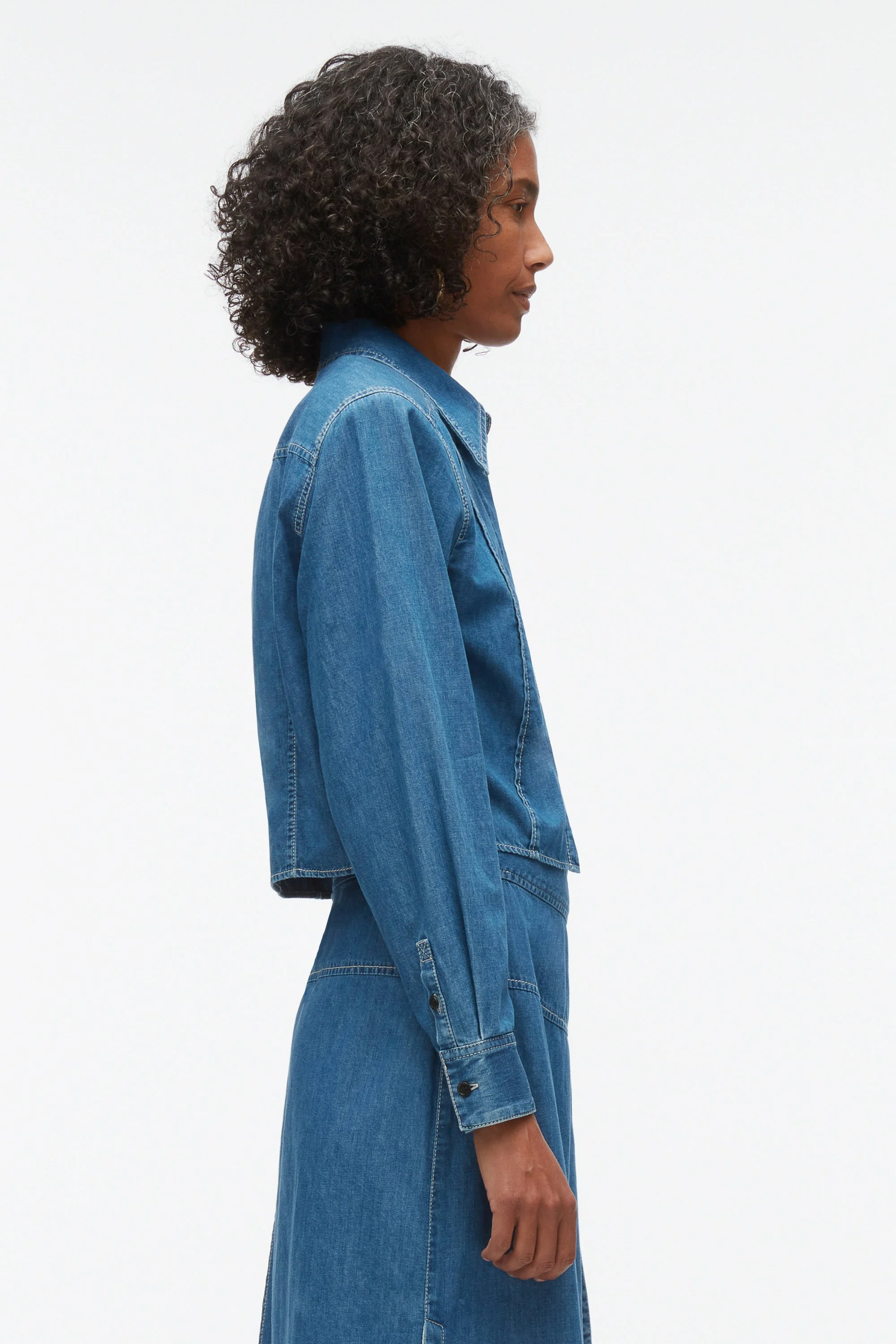 Chambray Cropped Shirt with Shoulder Pads - Image 3