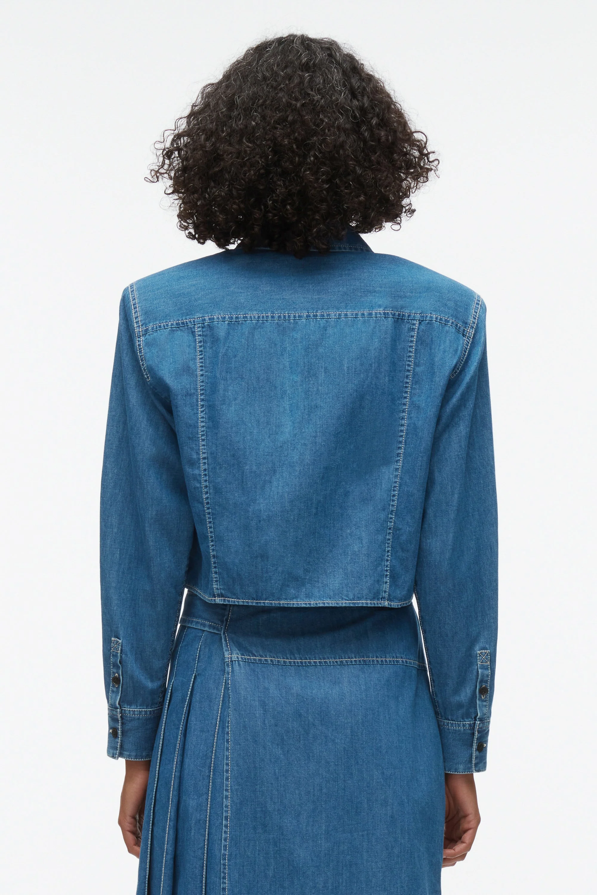 Chambray Cropped Shirt with Shoulder Pads - Image 4