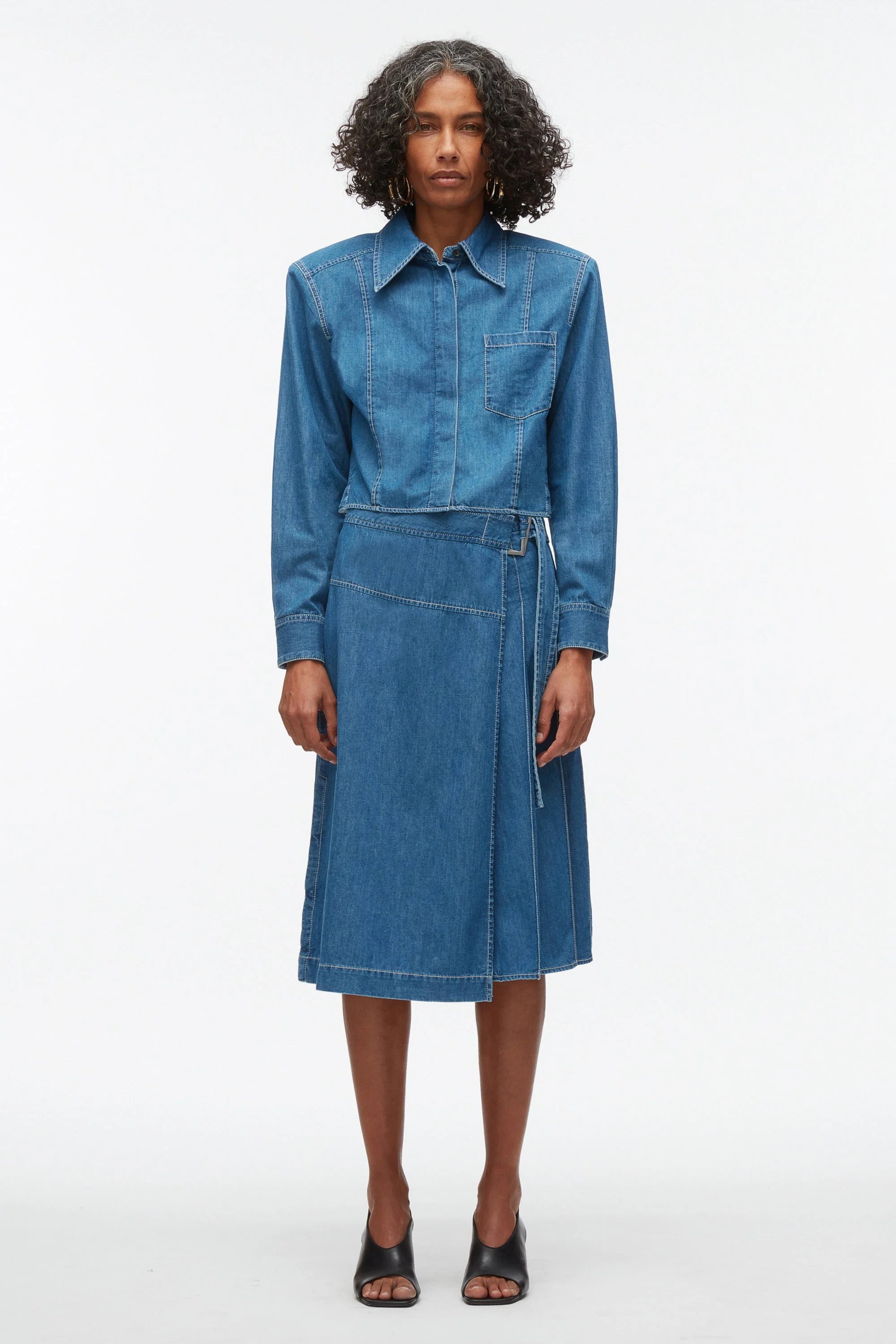 Chambray Cropped Shirt with Shoulder Pads - Image 6