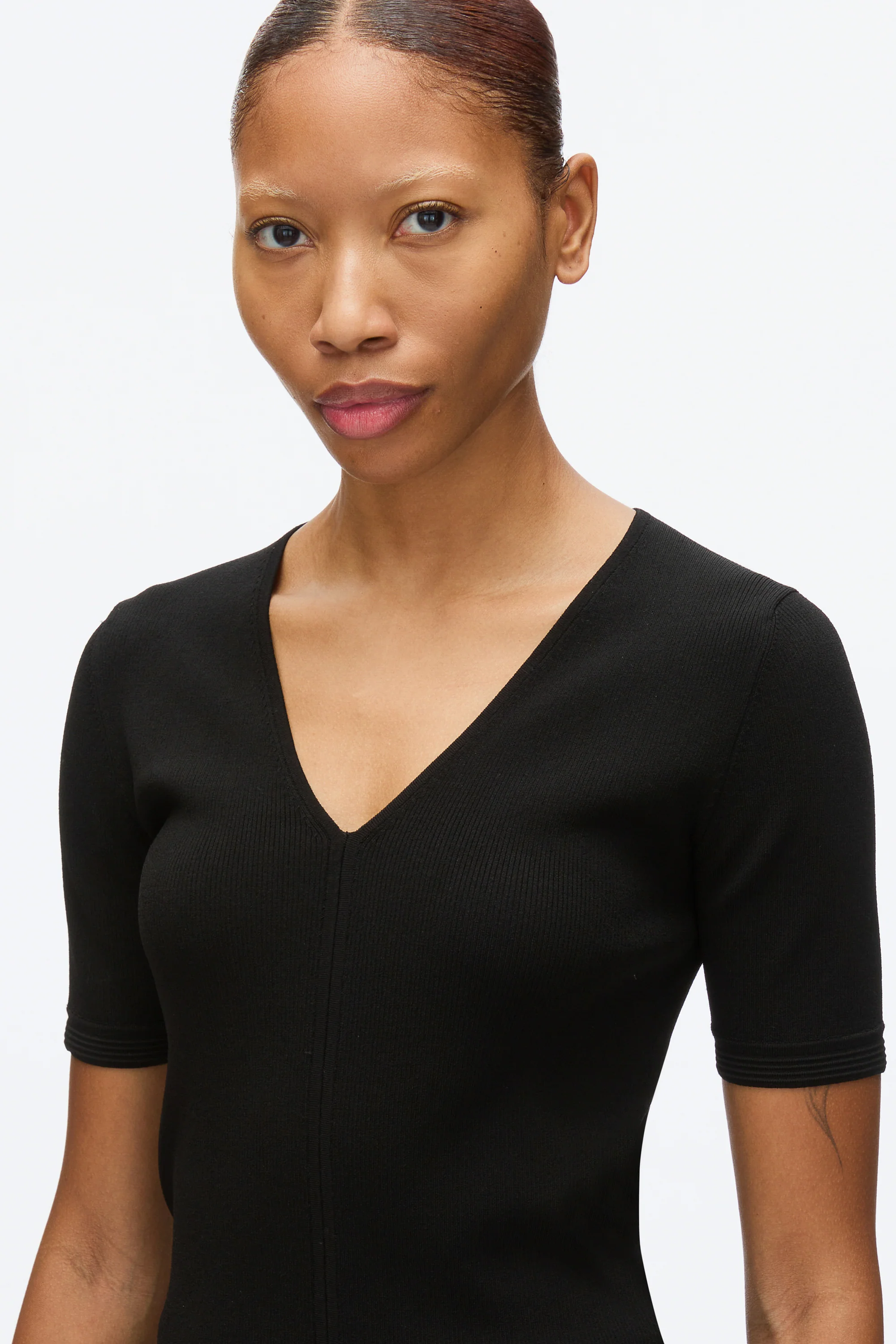 Compact Rib V-Neck Tee - Image 5