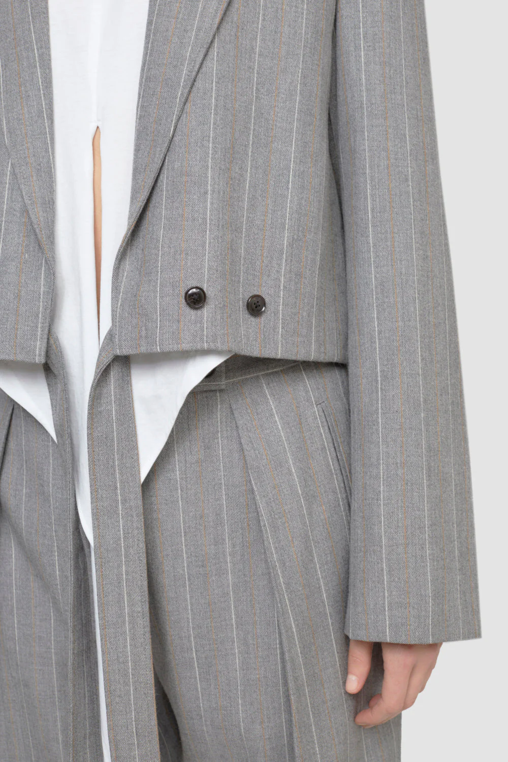 Cropped Blazer With Back Tie - Image 4