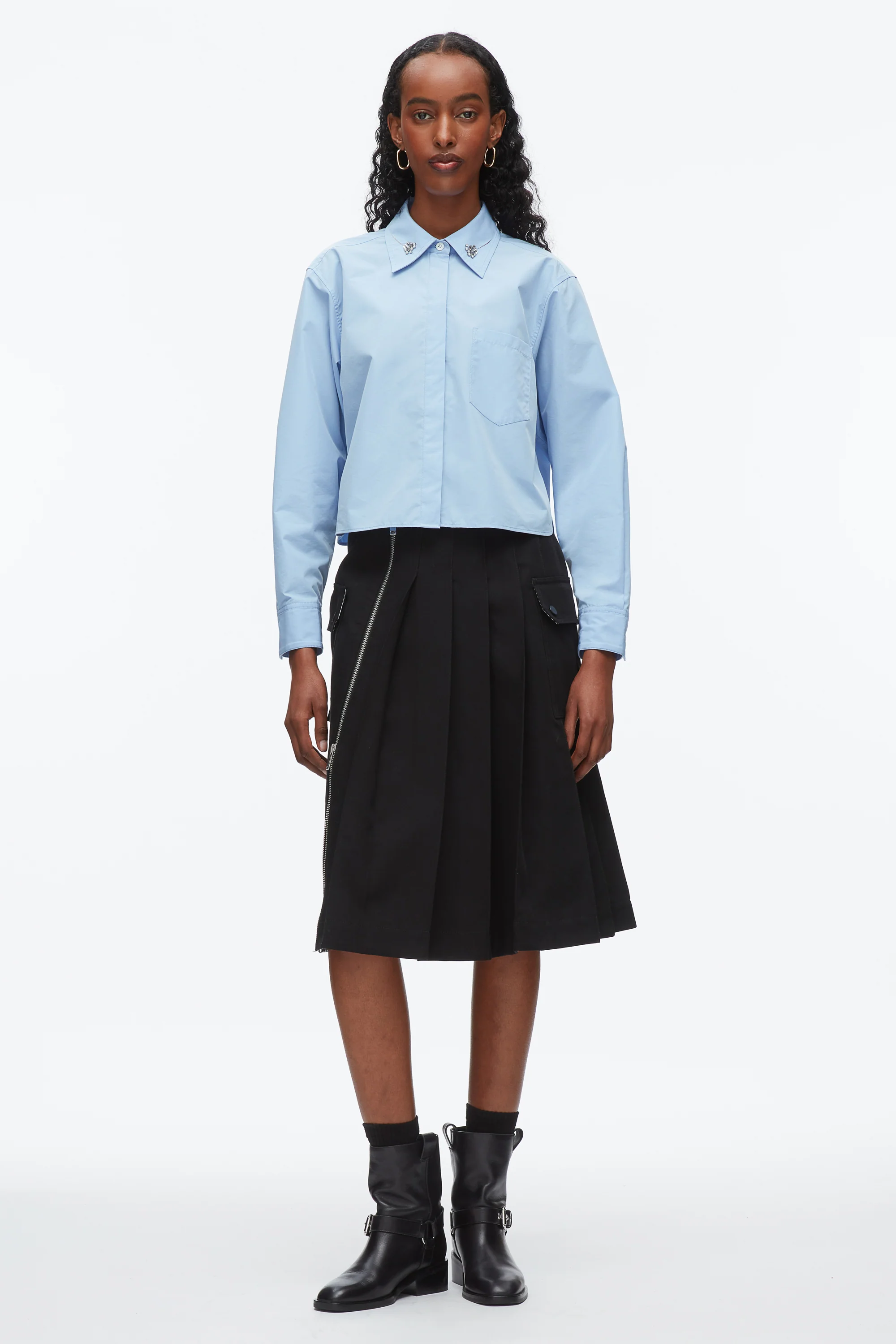 Cropped Shirt with Embroidered Collar