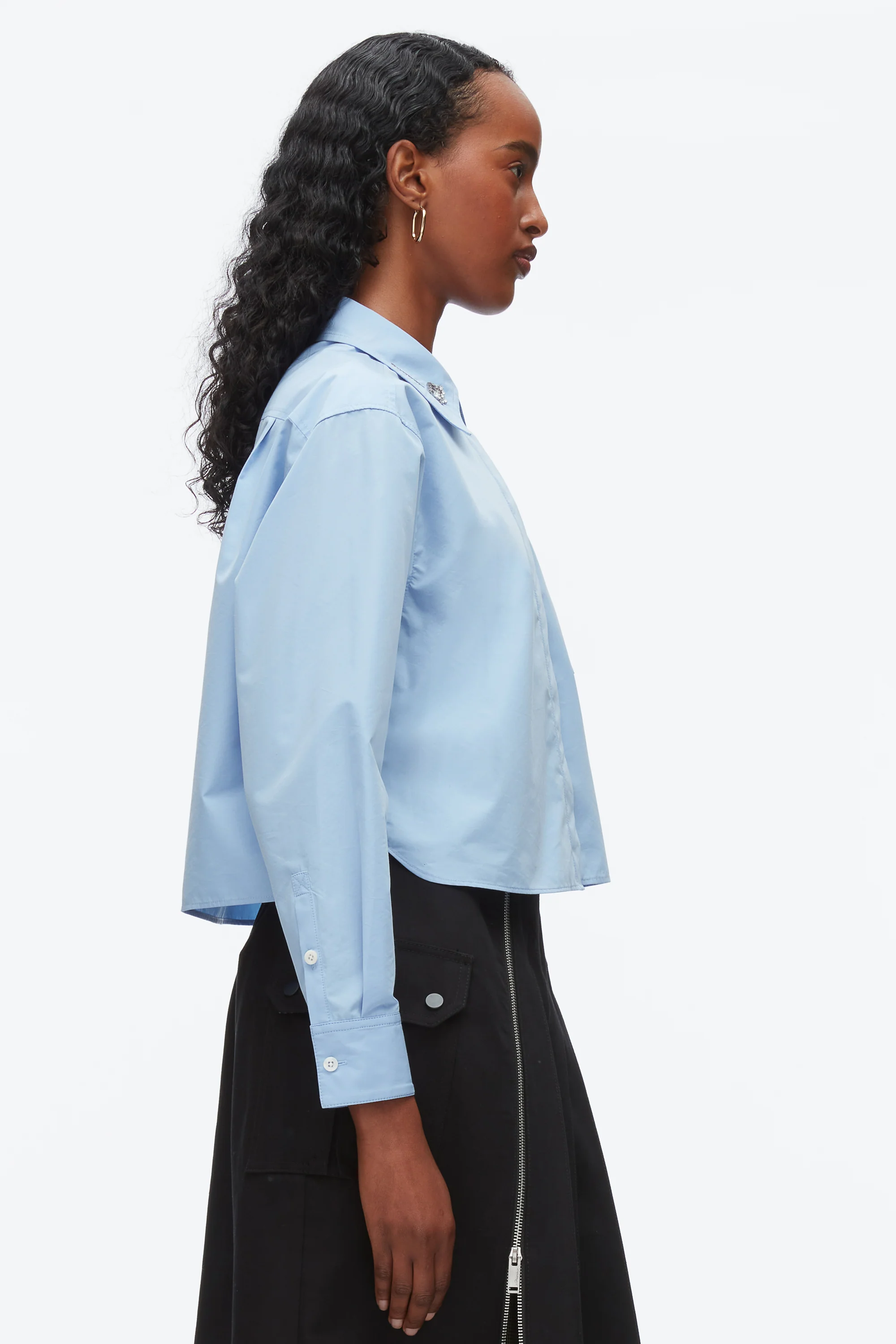 Cropped Shirt with Embroidered Collar - Image 4