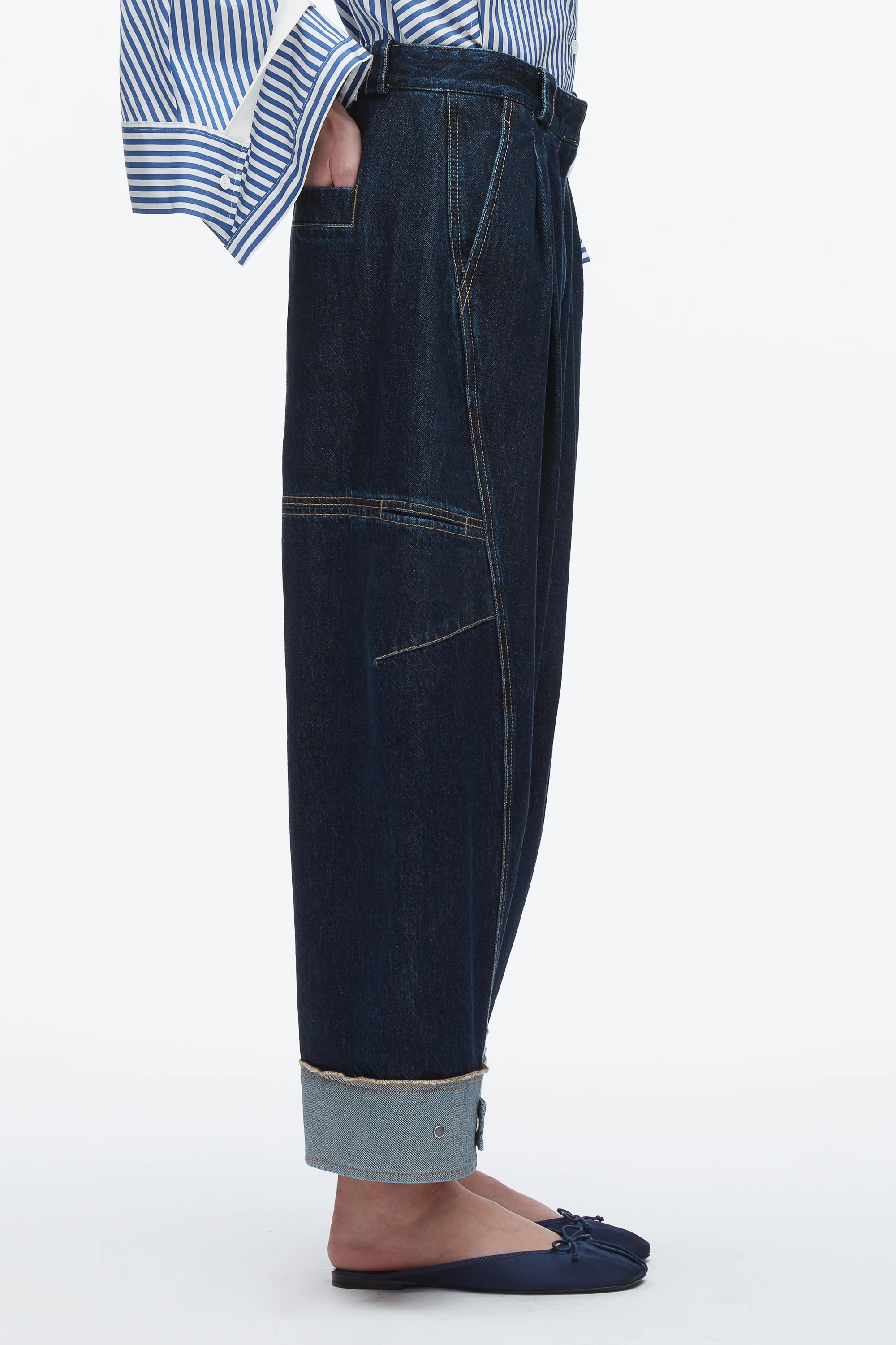 Curved Wide Leg Cropped Jean - Image 4