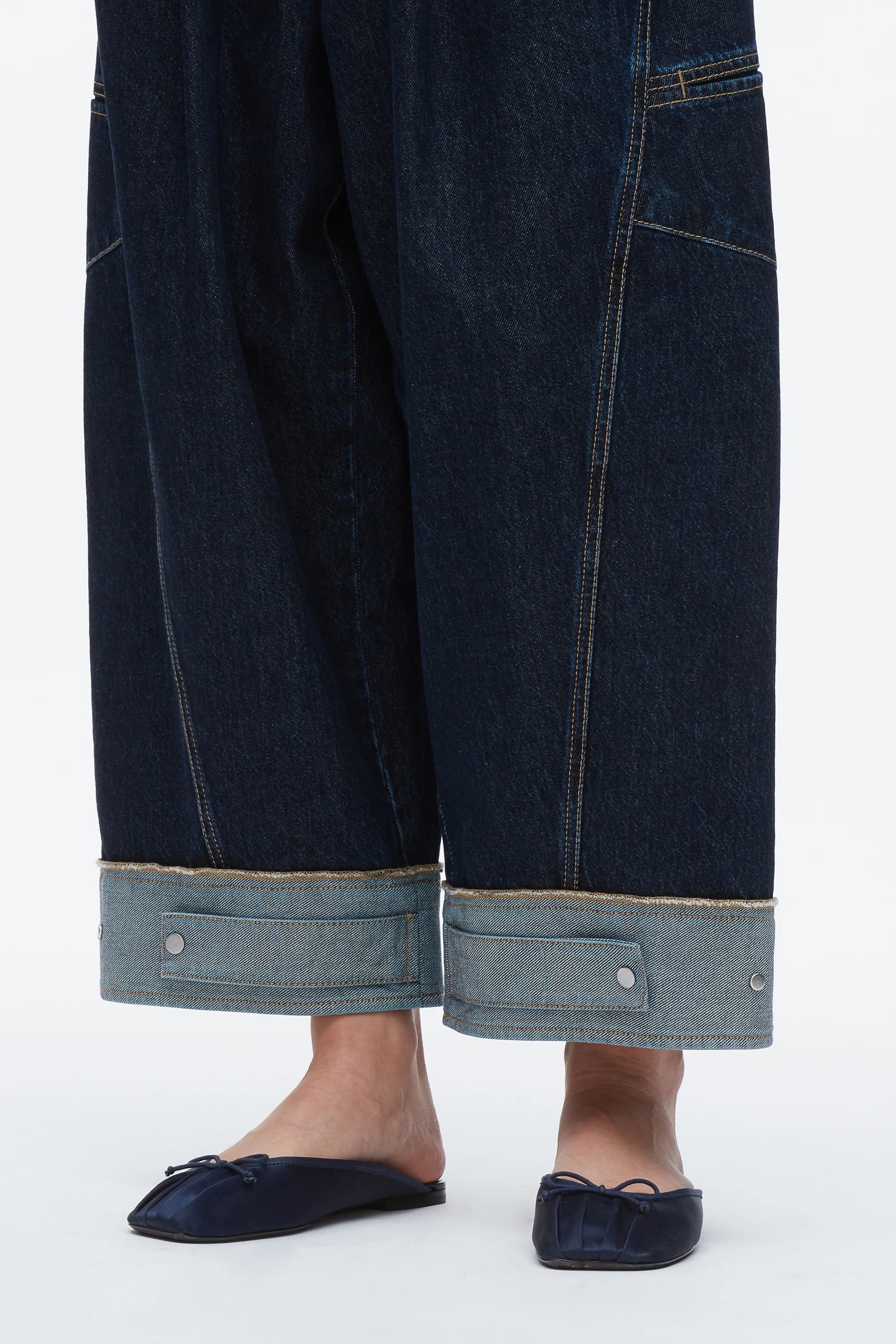 Curved Wide Leg Cropped Jean - Image 6