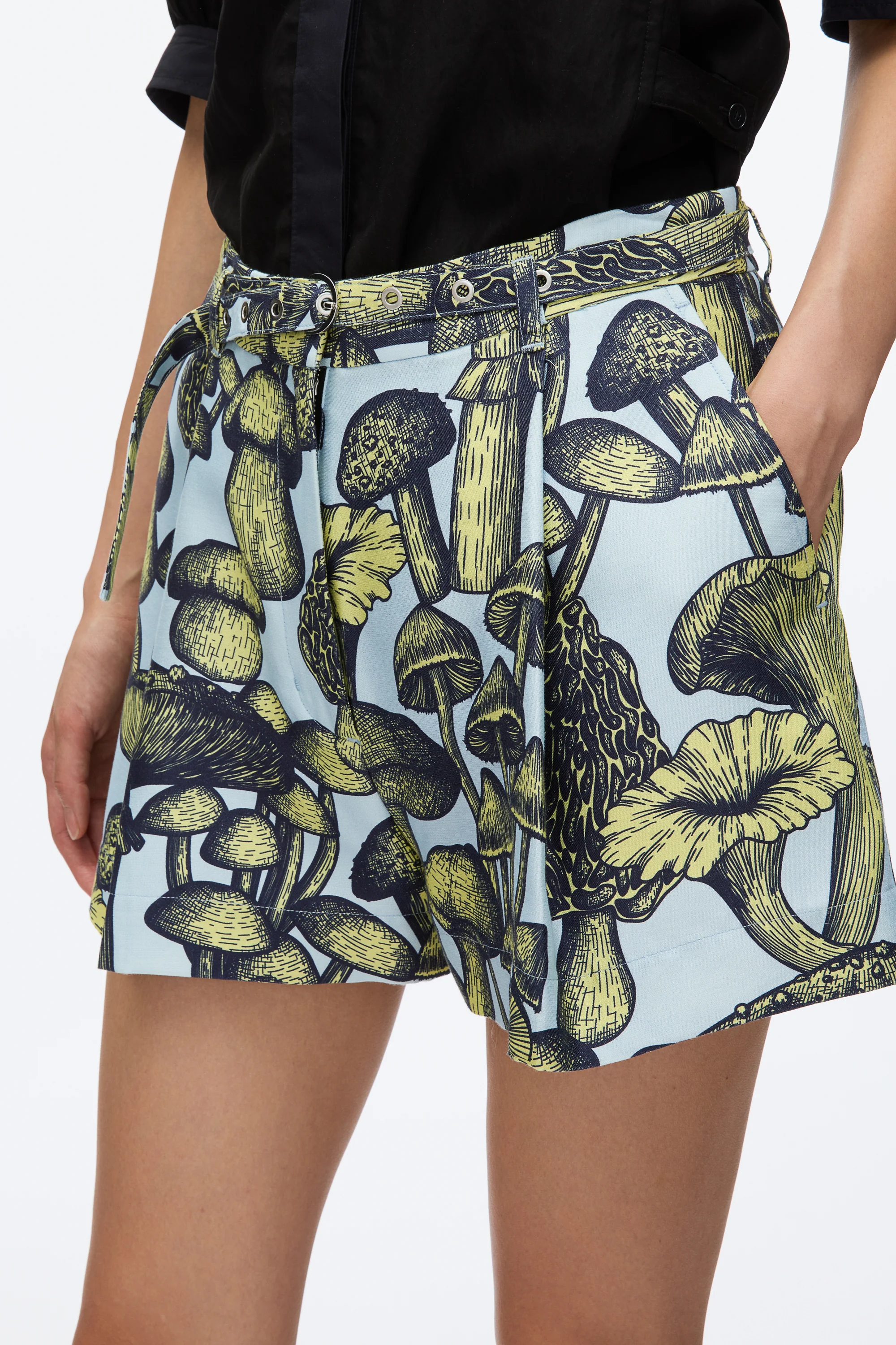 Ethereal Mushroom Single Pleat Short - Image 7