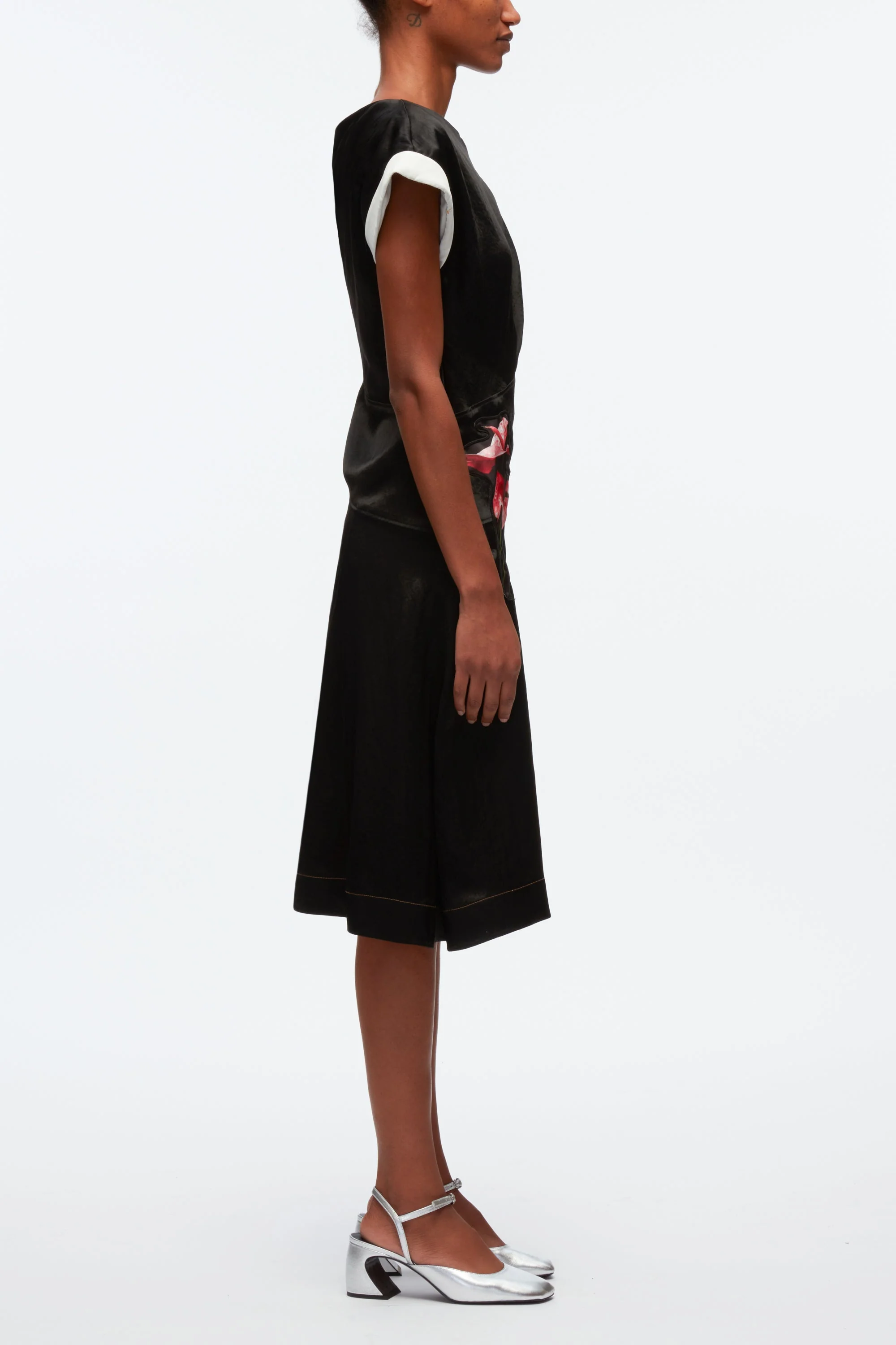 Floral Bouquet Appliqué Draped Twist Dress - Image 2