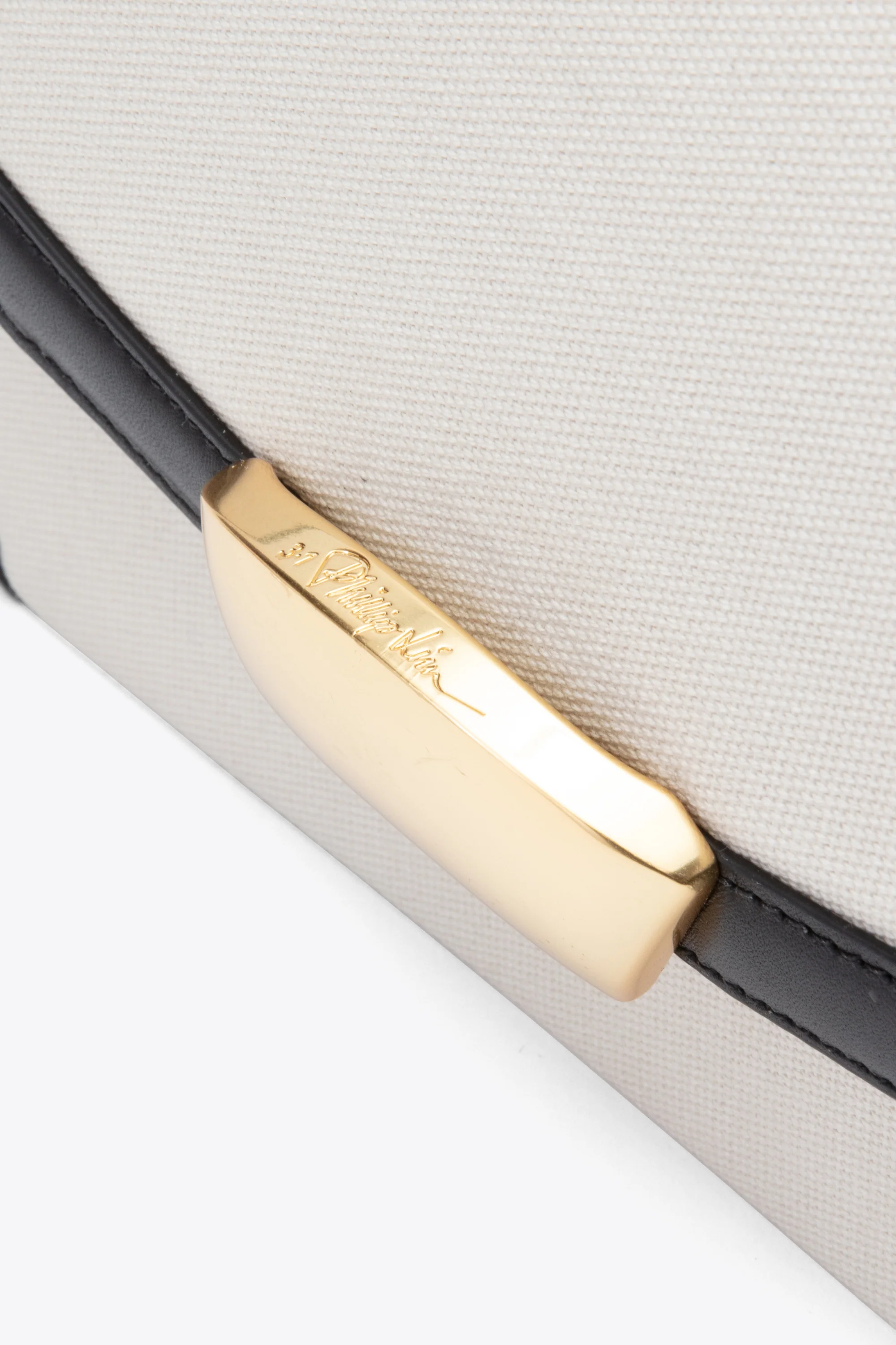 ID Medium Shoulder Bag - Image 5