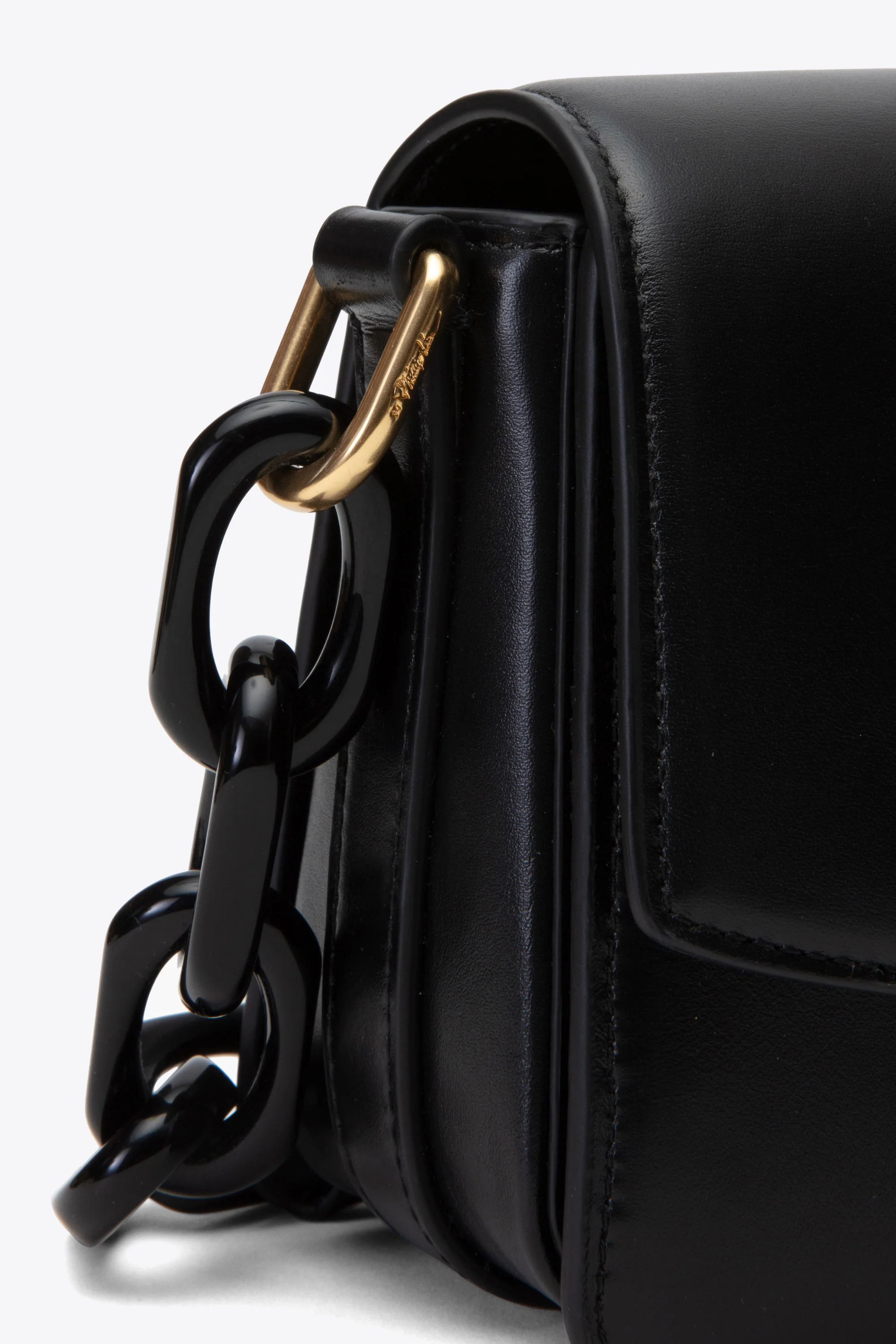 ID Shoulder Bag with Resin Chain - Image 6