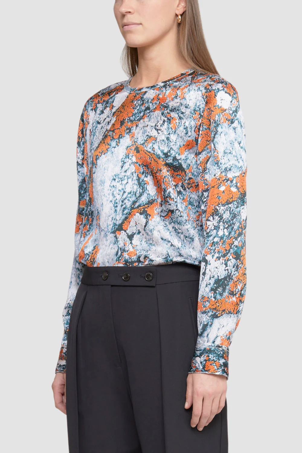 Lichen Bloom HaMMered Silk Ls Crwnck Top - Image 3