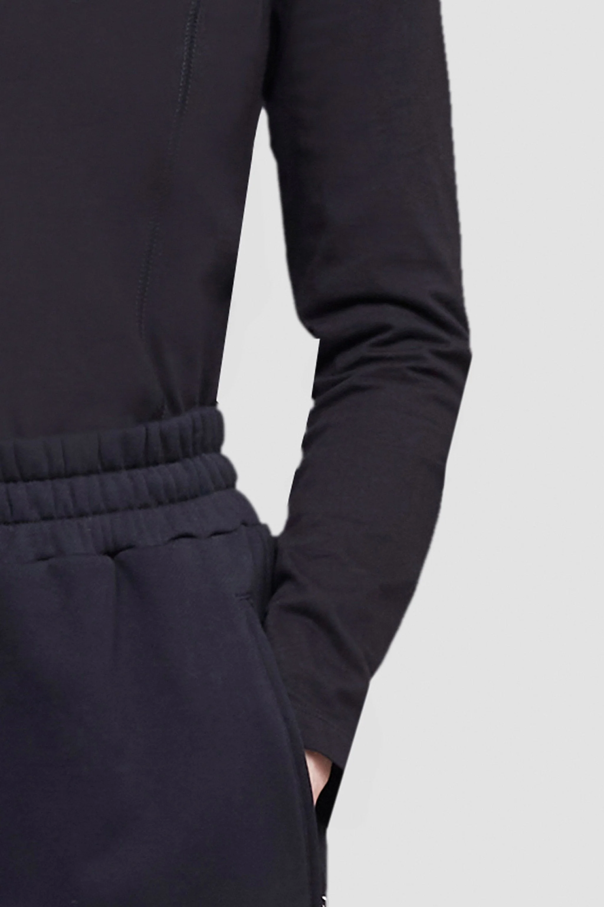 The Long Sleeve Essential Tee - Image 10