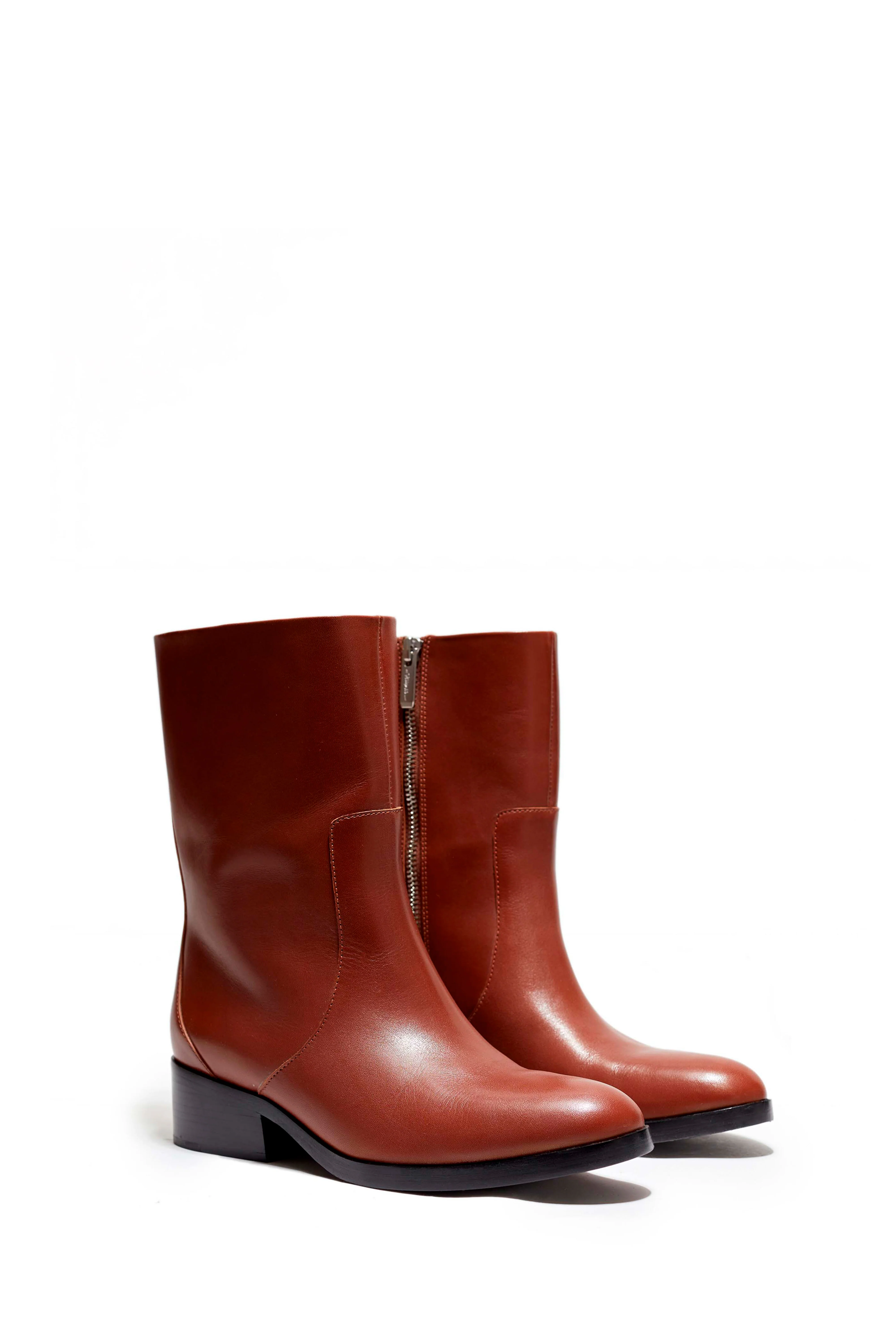 Lucien Boot - Image 2