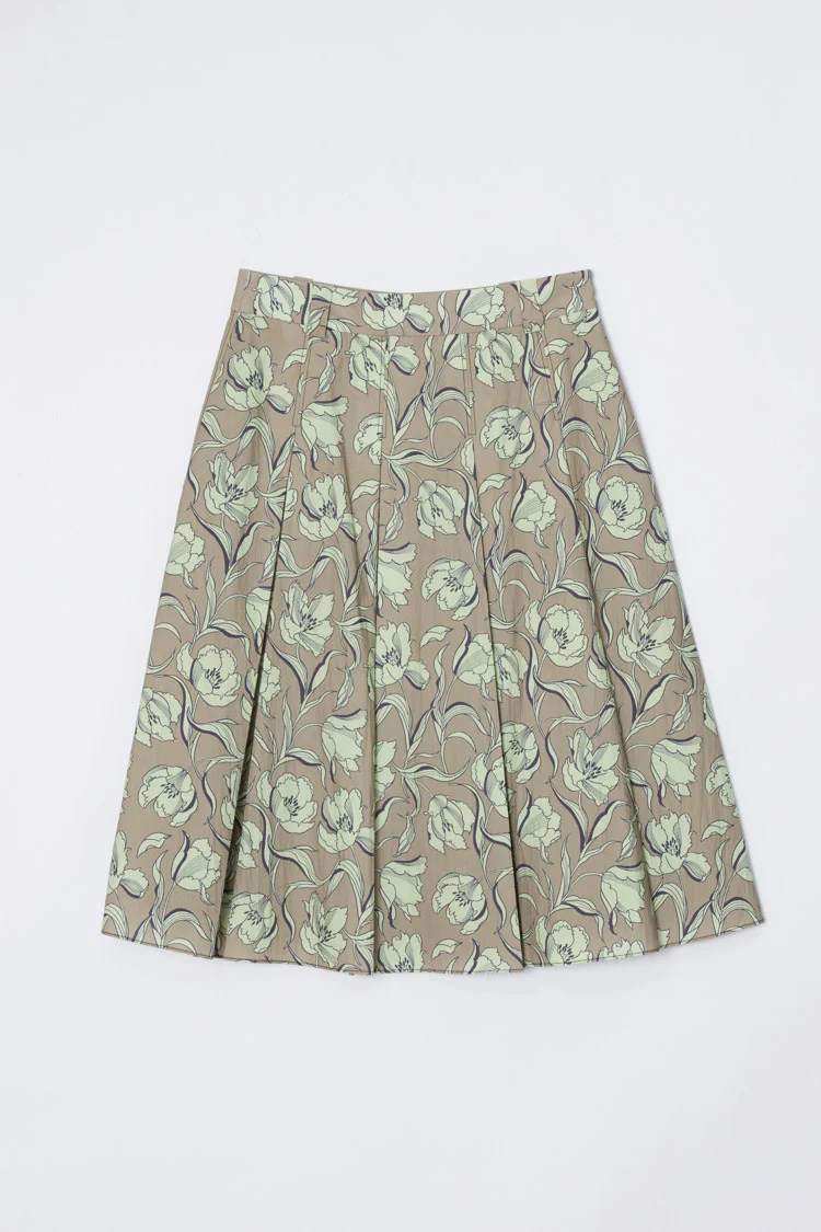Two-Toned Pleated Knee-Length Skirt - Image 8