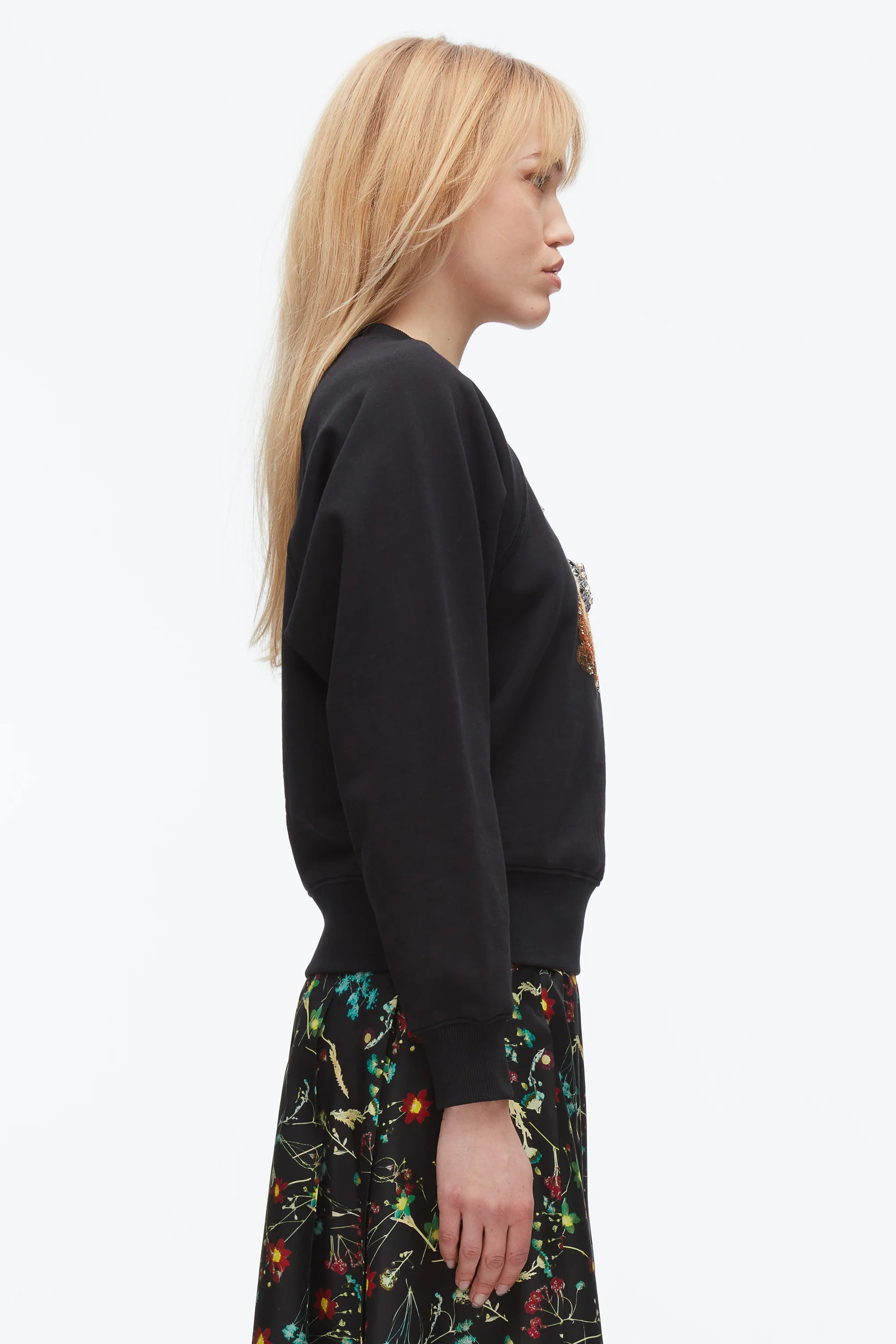Rabbit Embroidery Sweatshirt - Image 4