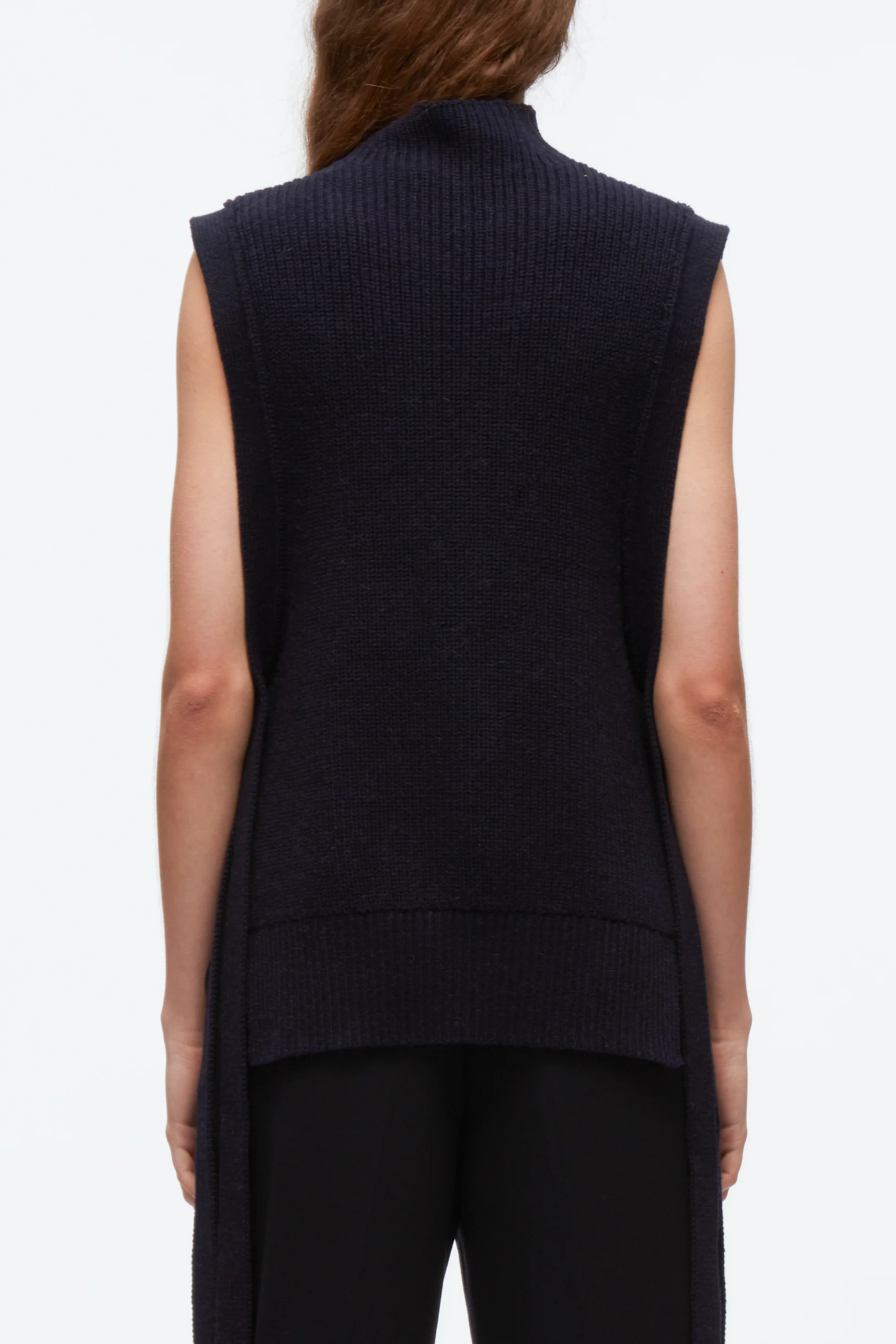 Sleeveless Sweater With Cluster Embroidery - Image 5