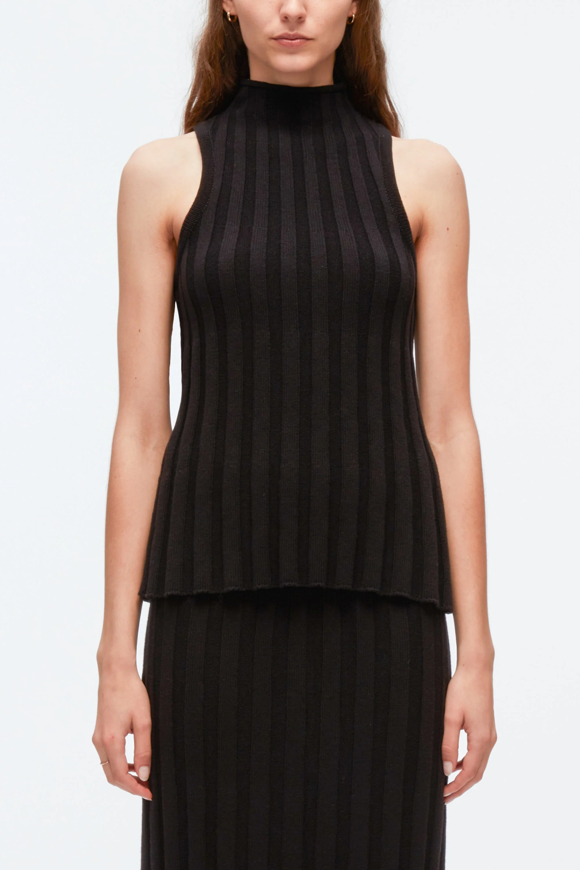 Traveling Rib Knit Mockneck Sleeveless Tank - Image 5