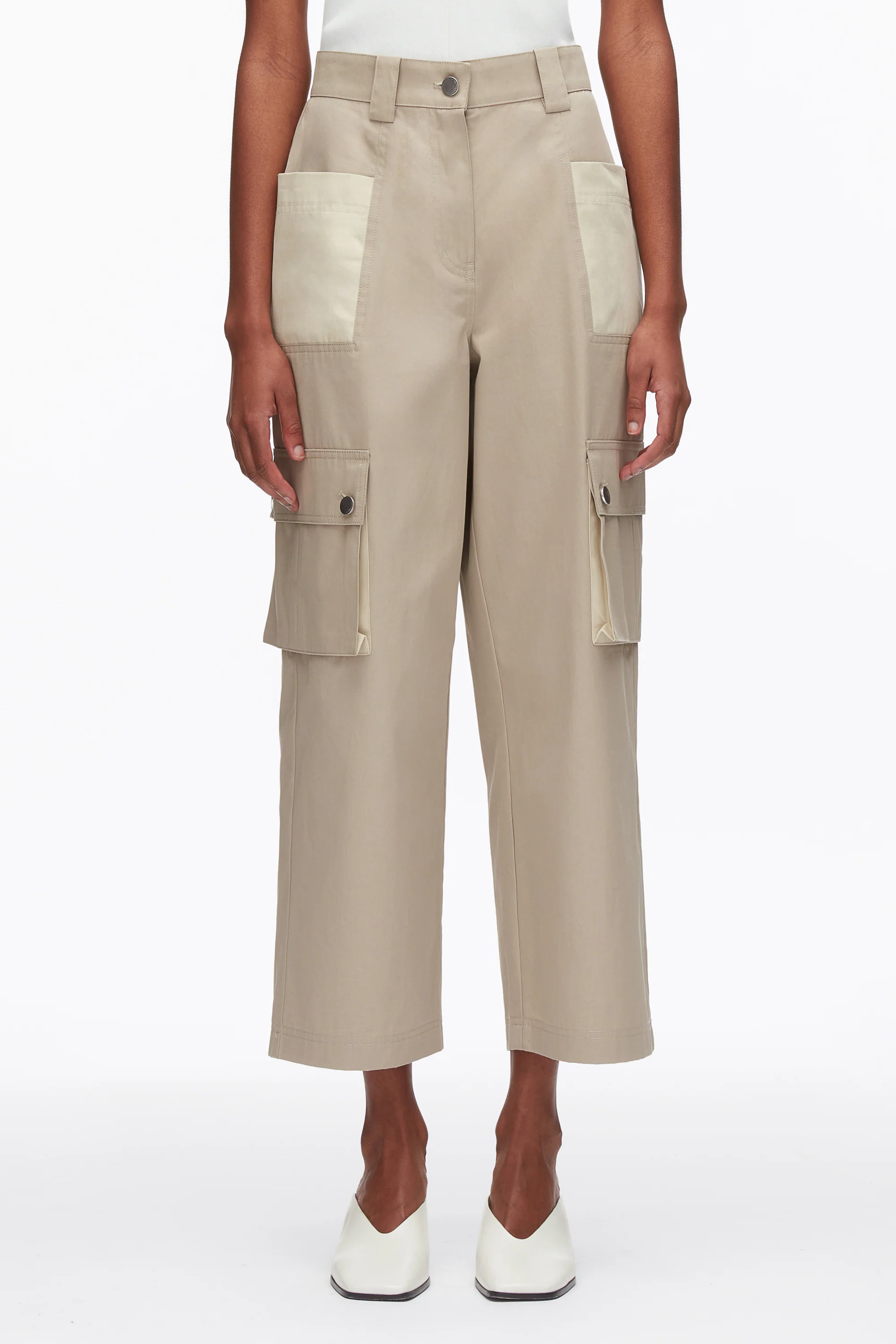Two-Toned Cropped Cargo Pants - Image 4