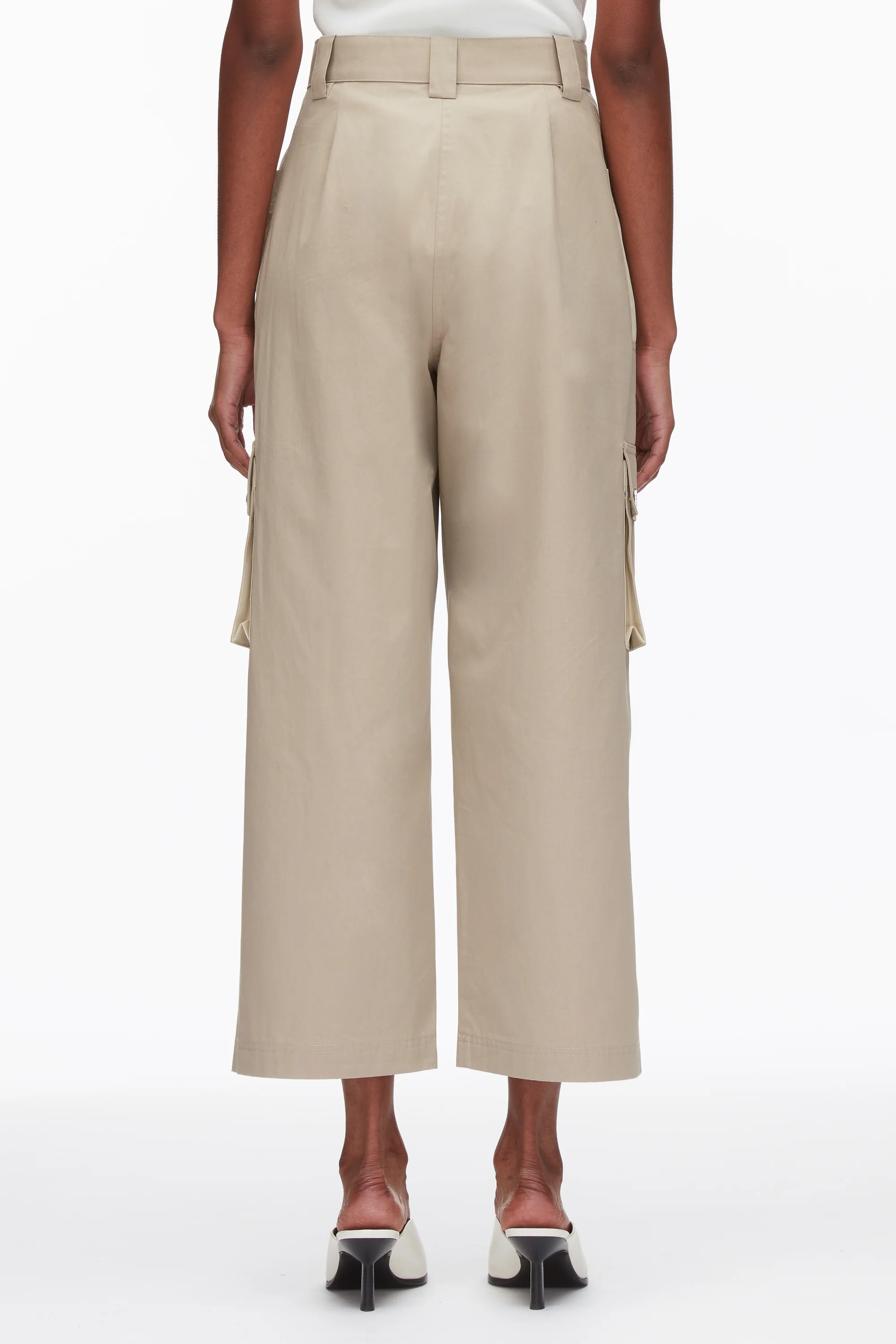 Two-Toned Cropped Cargo Pants - Image 6