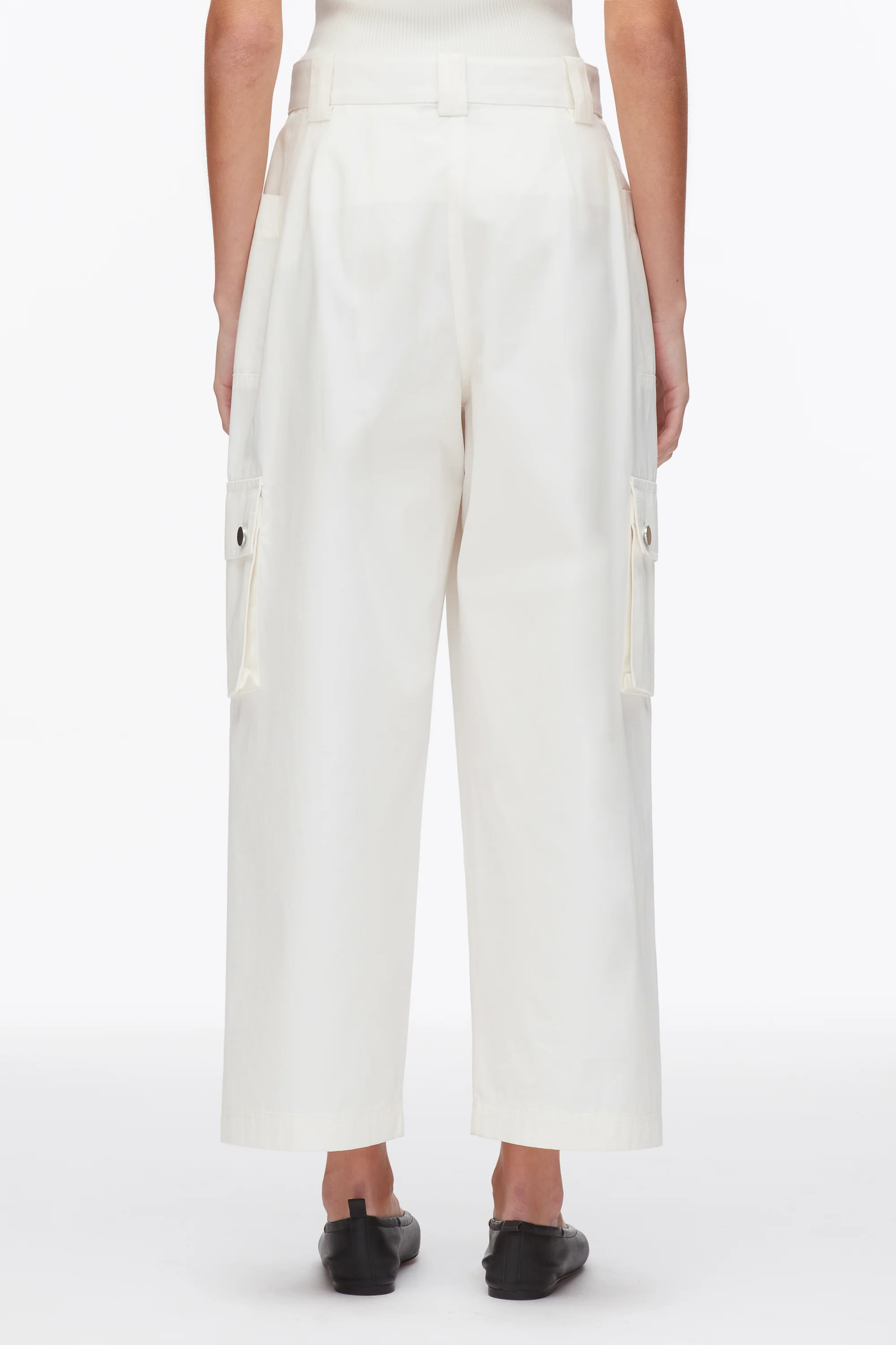 Two-Toned Cropped Cargo Pants - Image 13