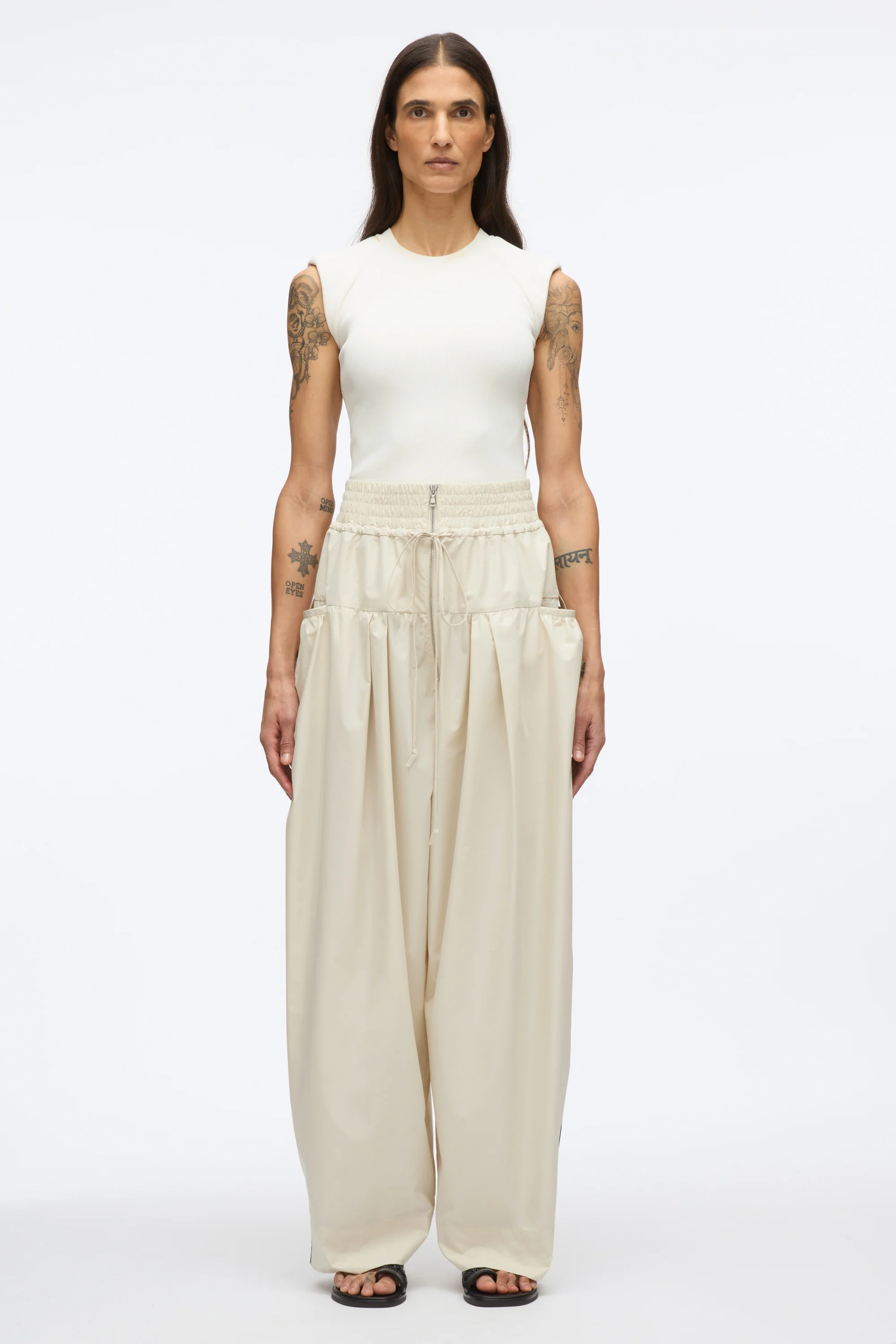 Wide Leg Pleated Pocket Pant - Image 2