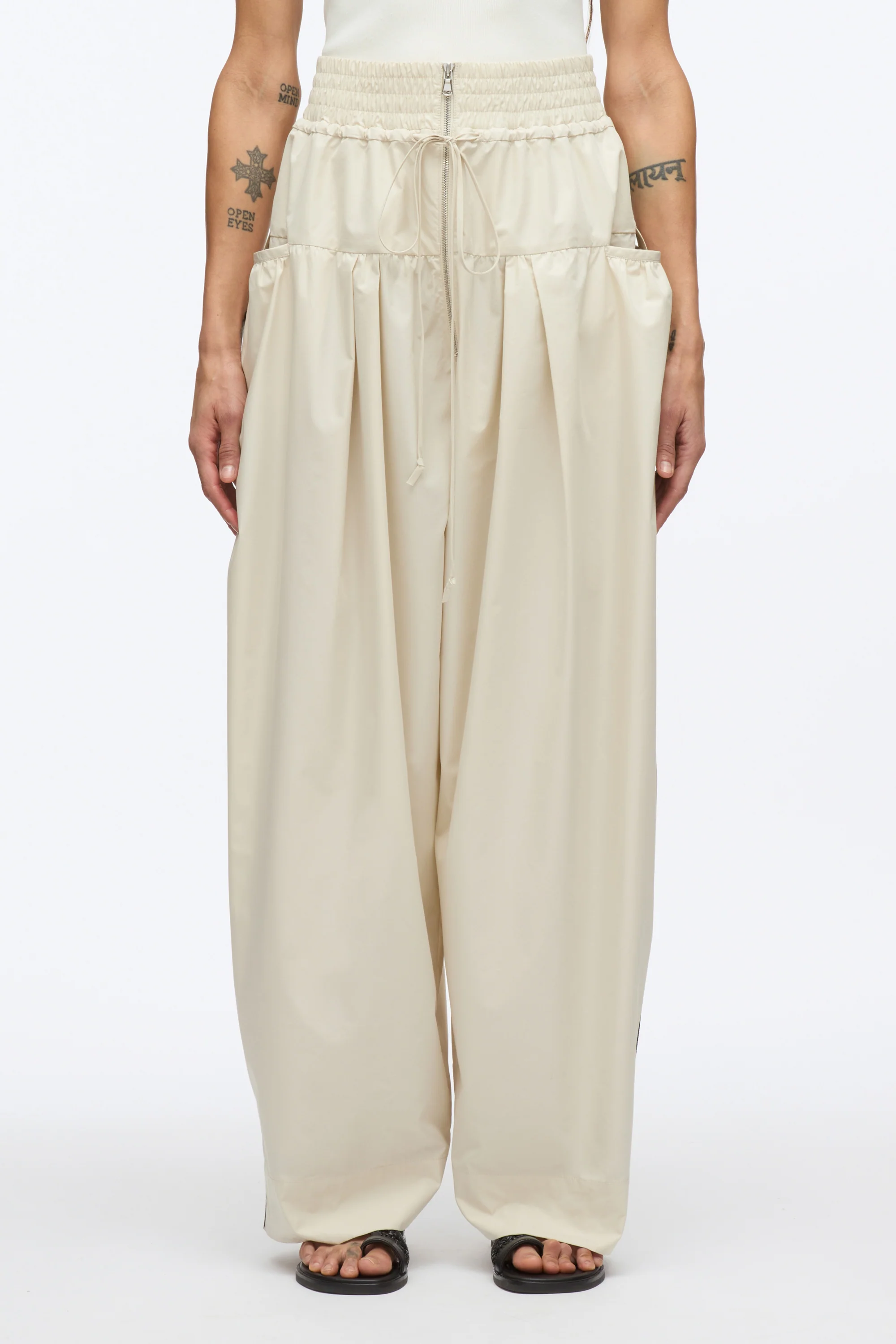 Wide Leg Pleated Pocket Pant - Image 3