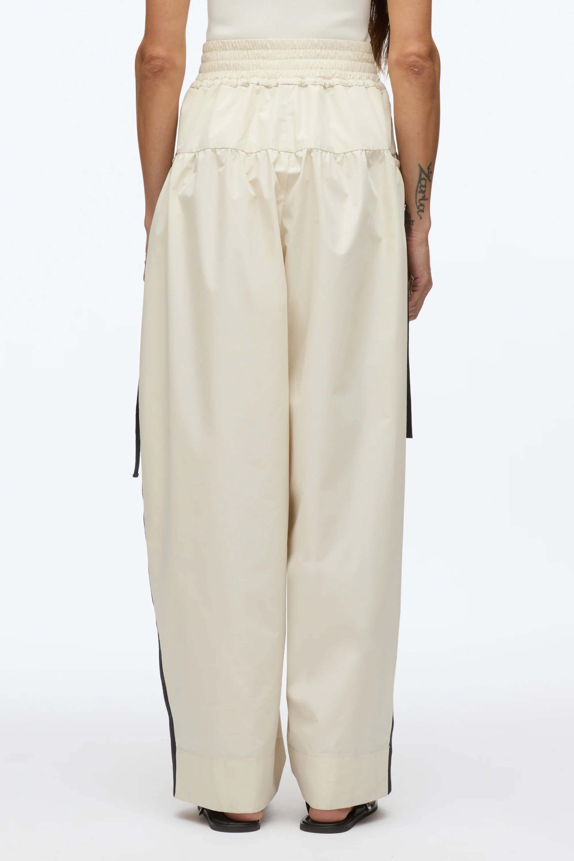 Wide Leg Pleated Pocket Pant - Image 5